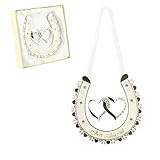 Elfenbein-emaillierte und mit Diamanten versehene Details machen dies ein schönes Geschenk. Das Hufeisen wird auf einer seidenen Basis in einer schönen gelben Geschenk-Box präsentiert.