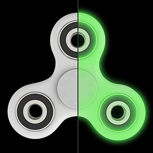 zappeln Spinner Glow in the Dark – skywell zappeln Spielzeug für hinzufügen, ADHD, Angst und Autismus Erwachsene Kinder – Stress Relief Spielzeug Hand tri-spinner – gemischt Keramik Kugellager – nicht 3D bedruckt