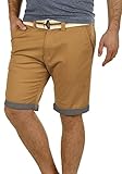 Auch beim Kombinieren ist die Chino-Bermuda ein Allround-Talent. Mal mit lässigem T-Shirt, lockerem Tank Top oder stylischem Hemd - es führt kein Weg an einer kurzen Chino-Hose vorbei.
