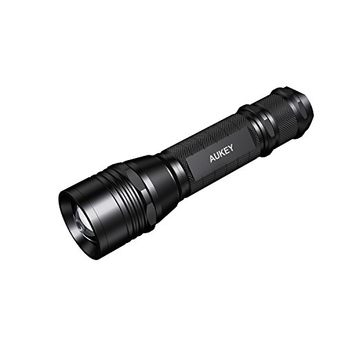 AUKEY Taschenlampe mit einstellbarem Fokus, Weiß und UV Licht Modi, Wasserdicht, 18650 wiederaufladbare Batterie Outdoor Taschenlampen für Camping(Schwarz LT-SET8)
