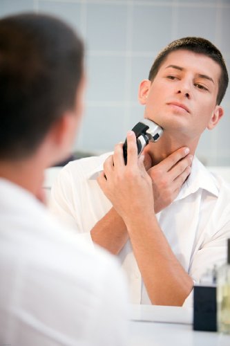 Panasonic ES-RF41 Rechargeable 4-Blade Electric Shaver Wet/Dry for Men, Stainless - Image 4