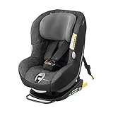 Esta silla convertible para el coche tiene un asiento acolchado y una base en ángulo que permiten un espacio adicional para las piernas en la posición de espaldas a la marcha