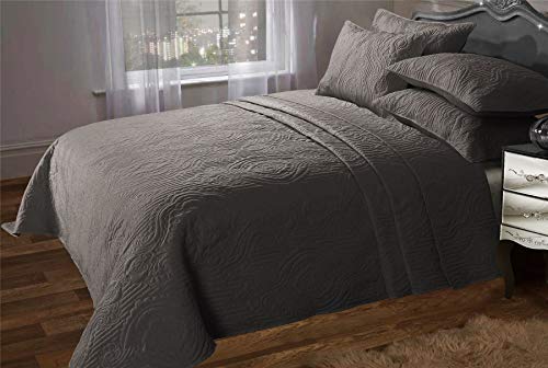 Olivia Rocco Sorrento Quilted Bedspread Designer Double King Comforter Throw, 240 x 260 cm, Taupe Olivia Rocco Sorrento Quilted Bedspread Designer Double King Comforter Throw, 240 x 260 cm, Taupe
