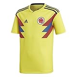 Cuello plano para un ajuste cómodo.