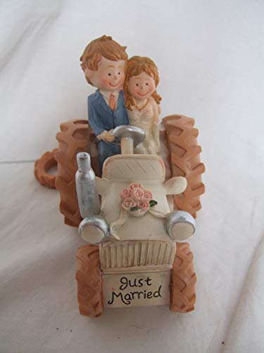 Club Green Decoración Forma de Novios de Resina en Tractor, Color Blanco, 140 x 90 x 130 mm