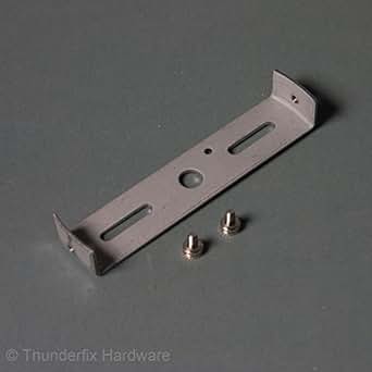 Deckenleuchten-Halterung mit Nickelschrauben, geerdet, 117 mm: Amazon