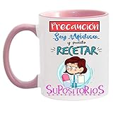Con caja divertida de regalo FUNNY CUP Taza Precaución Soy Médica y Puedo recetar supositorios. Taza Graciosa para medicas de Regalo (Rosa)