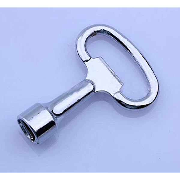 Cle Triangle Logement De Cle Panneau Metallique Triangulaire Pour Bouteille Triangulaire 9mm 2 Pieces Amazon Fr Bricolage