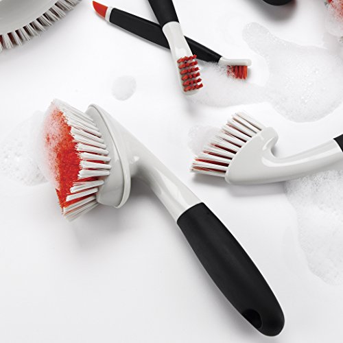 OXO Good Grips Kanten- und Eckenbürste - 5