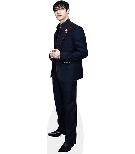 Silhouette Grandeur Nature Hyunjin (Black Outfit) - Standee Carton - Celebrity Cutouts