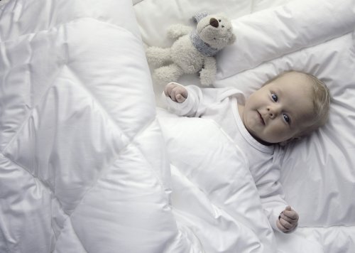 Preisvergleich Produktbild Kinderset Bettdecke und Kissen