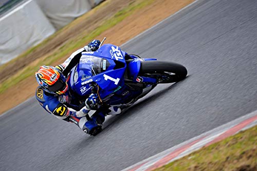 El Mejor Precio Tamron A005S SP 70-300 mm F/4-5.6 Di USD (XLD) -
Objetivo para Sony/Minolta (distancia focal 70-300mm, apertura f/4-5,6,
zoom óptico 4x, macro, diámetro: 62mm) negro en Amazon