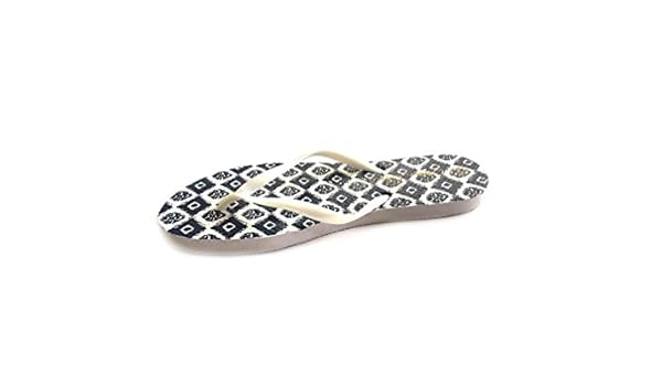 white flip flops primark