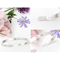Team Bride personalisierter, individualisierter Armreif aus 925 Sterling Silber 5mm breit handgestempelt mit einem Herz in der Mitte - Hochzeit - bis 20 Zeichen