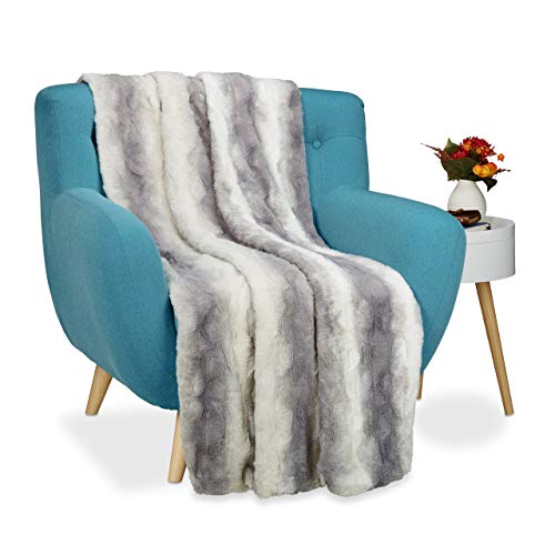 Relaxdays Faux Fur Blanket Throw, XXL Bedspread, Fluffy Blankie, W x L app. 150 x 200 cm, White-Grey Relaxdays Faux Fur Blanket Throw, XXL Bedspread, Fluffy Blankie, W x L app. 150 x 200 cm, White-Grey