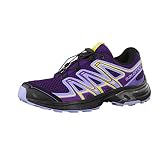 Ajuste preciso al pie y fácil de poner y quitar gracias al sistema de cordones Quicklace, no entran piedras en los zapatos gracias al conciso cierre debajo de los tobillos, forro interior Gore-Tex resistente al agua para mantener los pies secos en cualquier condición meteorológica.