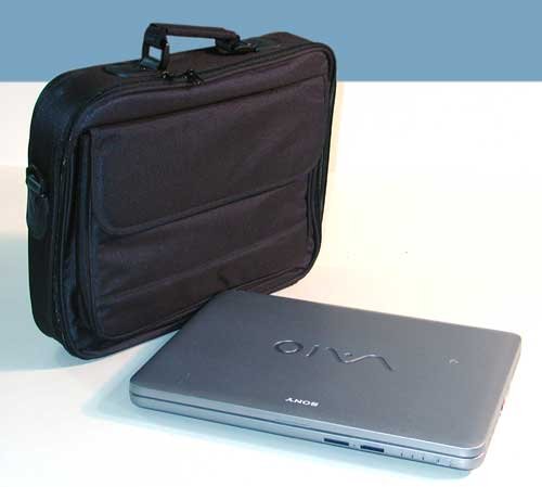 Notebook / Laptop-Tasche / Case für 41,7 cm (16,4 Zoll) / 43,2 cm (17 Zoll) / 48,3 cm (19 Zoll) / 46,7 cm (18,4 Zoll) Breitbildschirm, Polyester, Schwarz - 2
