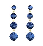 Estos Pendientes de JOYERÍA LOW COST, son de igual apariencia que las Joyas de alto precio. Tienen un bonito diseño de Joyería de fantasía. Están chapados en oro, y los cristales son de bonitos colores, tan brillantes y bellos como las piedras preciosas y semipreciosas a las que imitan. Son adecuados para mujer o chica, para lucirlos en multitud de ocasiones, realzan la belleza y no debe faltar en tu joyero