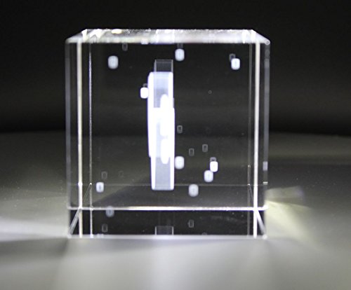 VIP-LASER Glaswürfel XL mit zwei großen Herzen und kleineren Herzen graviert. Wir gravieren auch noch Deine Wunschnamen kostenlos ein – das ideale Partner Geschenk zum Valentinstag - 5