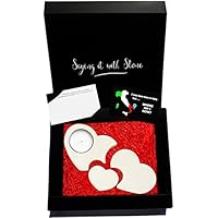 Geschenk für Vater Mutter - Liebe Geschenkidee - 3 Herzen werden 1 ♥ Romantische Teelicht Kerzenhalter - 4 VERSCHIEDENE HERZFÖRMIGE DESIGNS AUF AMAZON ERHÄLTLICH - Elegante Geschenkbox, leere Nachricht Karte und Kerze alle enthalten ♥ Handmade in Italy - Seltene italienische Stein enthält fossile Fragmente ♥ Freund Freundin Ehemann Frau Partner Liebhaber Ehepartner für ihn ihr Brautpaar Neugeborenes neues Baby Tochter Sohn Verlobung Hochzeitstag