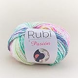 composición: 30% merino 70% acrílico peso/longitud:100 g, aprox 120 m agujas:tricotar 8, crochet 7 mm labor: 10 x 10 cm = 10 puntos x 13 vueltas tratamiento:lavado a máquina, máx 30°c tratado suave/ no planchar