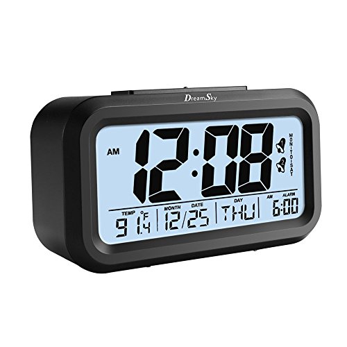 DreamSky Digitalwecker „Dual Alarm“, zwei Weckzeiten, laut, ansteigender Weckton, sensorgesteuerte Nachtlichtfunktion, Schlummerfuntion, Uhrzeit, Datum und Temperaturanzeige, vier Alarmmodi, großes LCD Display, Batteriebetrieb, Schwarz