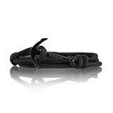 Das Wickelarmband kann in der Größe individuell eingestellt werden und passt somit an jedes Handgelenk