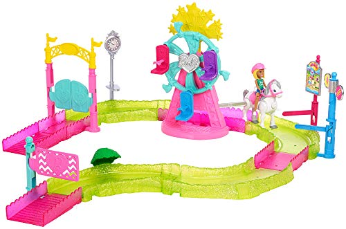 Barbie On the go, Parque de atracciones, muñeca con accesorios (Mattel FHV70)