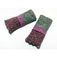 Armstulpen / Pulswärmer aus Walkwolle (Walk, Walkstoff) in Grau und in Altrosa-Ton mit floralem Relief; breiter Zackenlitz, Charm (Designer-Perle)