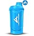 Produktbild AMITYUNION Protein Shaker Blau Deluxe 800 ml - Eiweiß Shaker auslaufsicher - BPA frei mit Sieb & Skala für Cremige Whey Proteinpulver Shakes - Gym Fitness Becher für Isolate und Sport Konzentrate