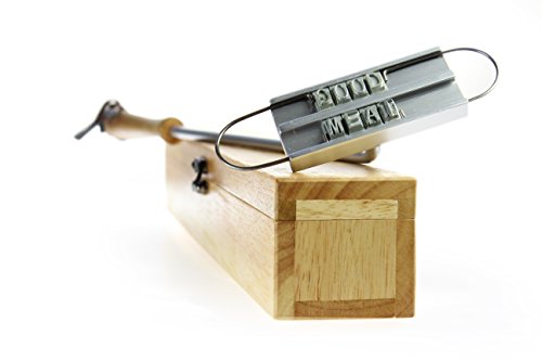 BBQ Brandeisen mit wechselbaren Buchstaben und edler Holzbox – der Fleischstempel für den Grill von Crazy Kitchen – Grillzubehör – ideale Geschenkidee für Männer zum Vatertag – Brenneisen zum Grillen - 2