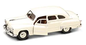 Road Signature Gaz-12 (Zim) 1:24 Scale Die Cast Model