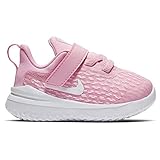 Der Klettverschlussriemen sichert die Schnürsenkel.