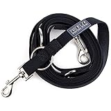 FLEXIBILITÄT | FAST 3 METER VERSTELLBARE GESAMTLÄNGE. Besonders flexible 3m Leine durch verstellbare Längen (1,50m | 2,10m | 2,60m) für jede Situation. Auch als Umhängeleine, Zwillingsleine, Doppelleine oder lange Leine nutzbar! An beiden Enden sind stabile Karabiner angebracht, so dass Sie 2 große Hunde ausführen können. Die Gassileine ist mit jedem Halsband oder Geschirr kombinierbar. Multifunktionsleine