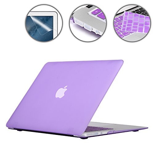 i-Buy Matte Gummierte Harte Schutzhülle Hülle für Apple Macbook Air 13.3 Zoll + Schutzfolie + Silikon Tastaturschutz + Anti-Staub-Stecker - Lila