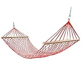 NATURAL WOOD STICKS: Jedes Loch hat ein Seil, das in die Hängematte eindringt und an beiden Enden mit einem Holzstab befestigt ist.