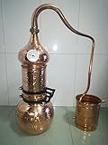 Spalte alembic, Kupfer. Handcrafted. Sie bestehen aus: Pota, Spalte, Motorhaube, gooseneck und Trommel mit Spule. Die Säule trägt seine Lochboden , die als Gitter fungiert. Es wird mit dem Thermometer in der Haube eingebaut