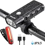 🚲【Fácil de Instalar y Desmontaje】Luz delantera solo necesita girar el bóton para asegurar al su bicicleta. No se necesitan ningun herramientas, pueden fijarse firmemente al su bicicleta.
