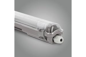 ‎LED UNIVERSUM LED Universum Feuchtraum-Wannenleuchte 60cm IP65 mit T8 LED-Röhre 9W 900 Lumen tageslichtweiß 6500K flimmerfrei | Kellerleuchte Nassraumleuchte Feuchtraumleuchte L666xB62xH56mm