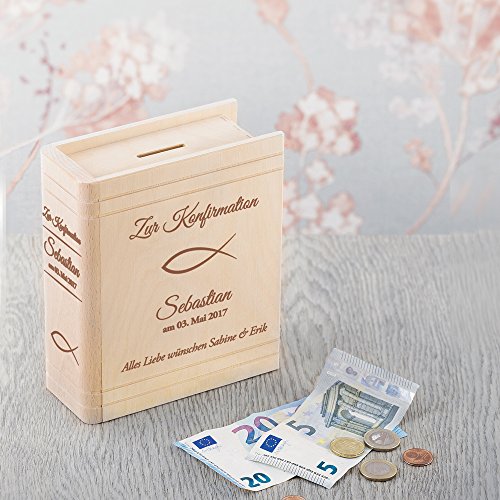 Spardose in Bibel Buch Optik aus Holz – mit Gravur zur Konfirmation – Personalisiert mit Namen und Datum – Motiv Fisch – Sparbüchse aus Birkenholz als Geschenkidee – Sparschwein als Konfirmationsgeschenk - 3