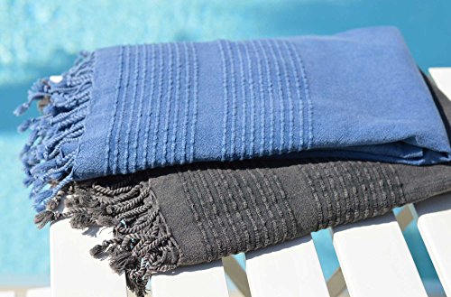 Fouta Hamamtuch xxl mit einem robusten Jeans-Look | Blau oder schwarz | Wunderbar anschmiegsam und weich | Leichtgewicht Badetuch, Strandtuch, Saunatuch oder Schal, auch super für Herren, extra Länge (2 m) | Hochwertige Qualität Baumwolle | Exklusives Design von Zusenzomer (Schwarz) - 4