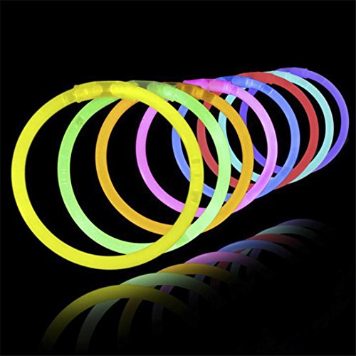 Preisvergleich Produktbild DOLDOA 100 Glow Sticks, Leuchtsticks + 100 Konnektoren Kreisverbinder Steckverbinder Armbänder Halsketten Fluoreszierende Neon Party Hot Geschenk, Farbe zufällig