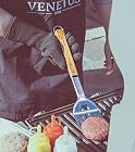 VENETUS-BBQ Grillbesteck extra lang aus edlem Akazienholz | Premium Grillzubehör 3 teilig: Grillzange – Bild 6