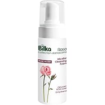 Әйелдер юбкаларының назарын аударып тұрған кездегі келбетін көрсететін суреті. Ой.