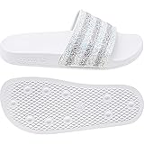 Die Adilette für Damen von Adidas ist eine Badelatsche mit Kult-Status und ein Must-have in deinem Schuhschrank.