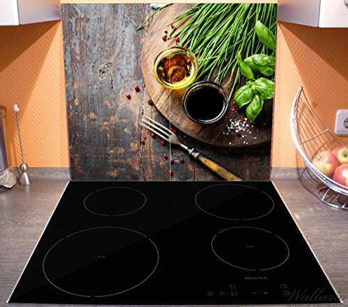 Wallario Herdabdeckplatte / Spritzschutz aus Glas, 2-teilig, 60x52cm, für Ceran- und Induktionsherde, Kräuter (Basilikum, Schnittlauch), Öle und Gewürze auf Holzbrett in der Küche - 3