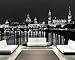Produktbild selbstklebende Fototapete "Dresden Skyline bei Nacht - Deutschland - schwarz weiss" 225x150 cm - Tapete mit Kleber – Wandtapete – Poster – Dekoration – Wandbild – Wandposter – Wand – Fotofolie – Bild – Wandbilder - Wanddeko