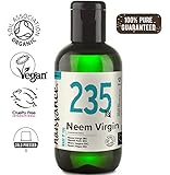 aceite de neem usos Posee un olor natural fuerte y acre y una textura cerosa y suave a temperatura ambiente. Para estado líquido, usa el baño María o mézclalo con otro aceite vegetal (como máximo un 10% de neem y 90% de otro aceite).