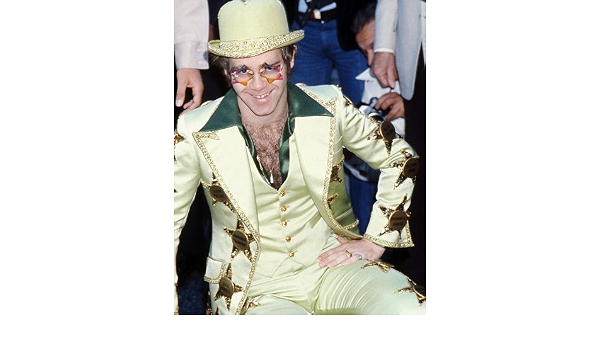 Nostalgia Store Elton John Green Suit \u0026 Hat Occhiali da sole 10x8  Fotografia promozionale : Amazon.it: Casa e cucina