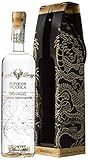 vodka oro ruso Está impregnado de hojas de oro comestibles de Suiza de 23 quilates